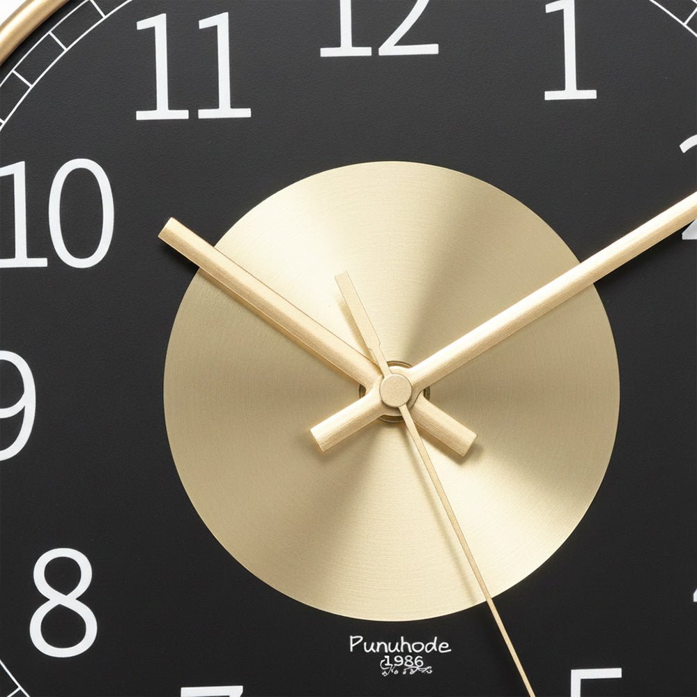 Horloge murale silencieuse à quartz métal noir et or – Image 4